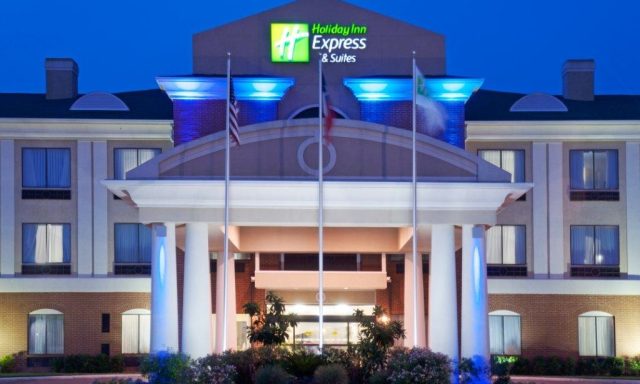 Holiday Inn Express & Suites